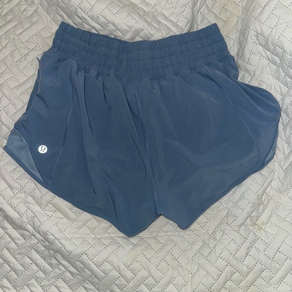 Lululemon Blue Hottie Hots Shorts 2.5 inseam - Picture 2 of 3
